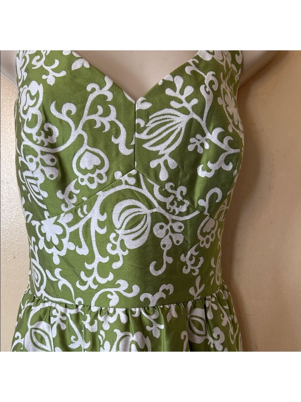 Ann Taylor Green and White Silk Floral Mini Dress size 8 - Picture 3 of 11